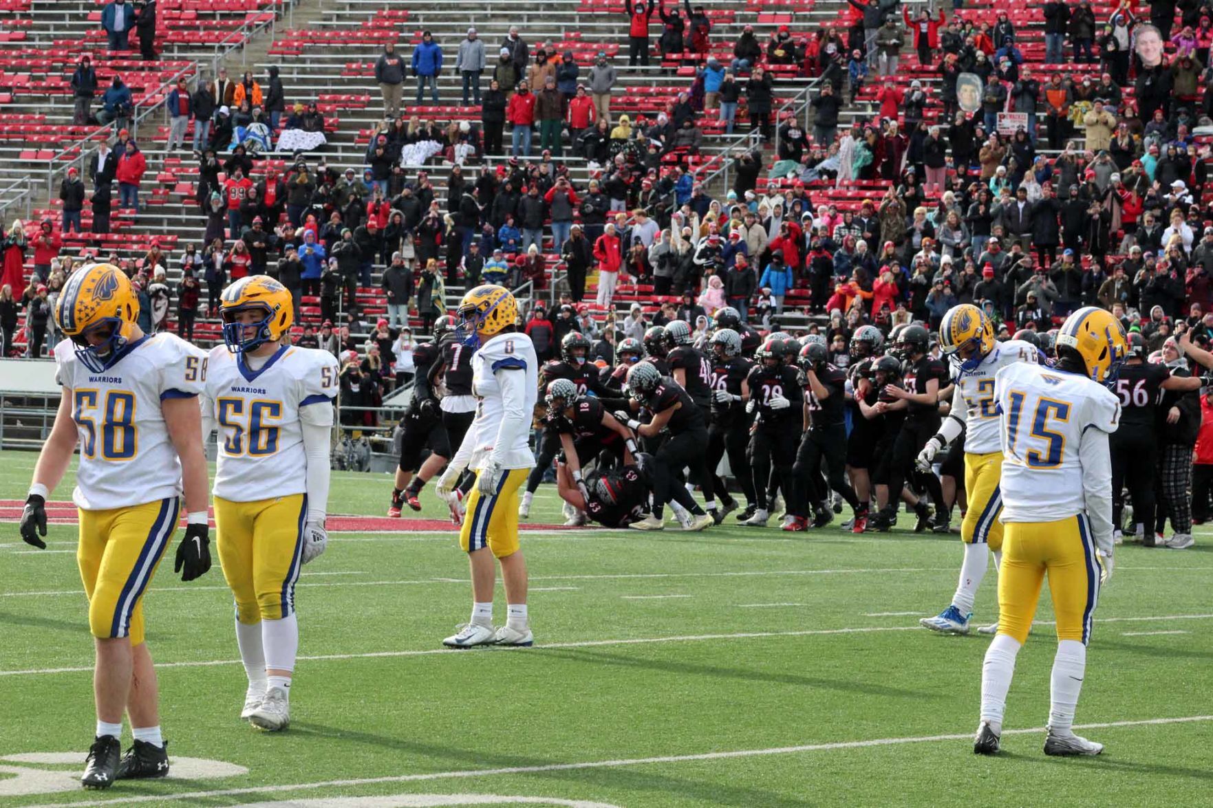 Rice Lake football vs. Pewaukee Division 3 state 11-19-21